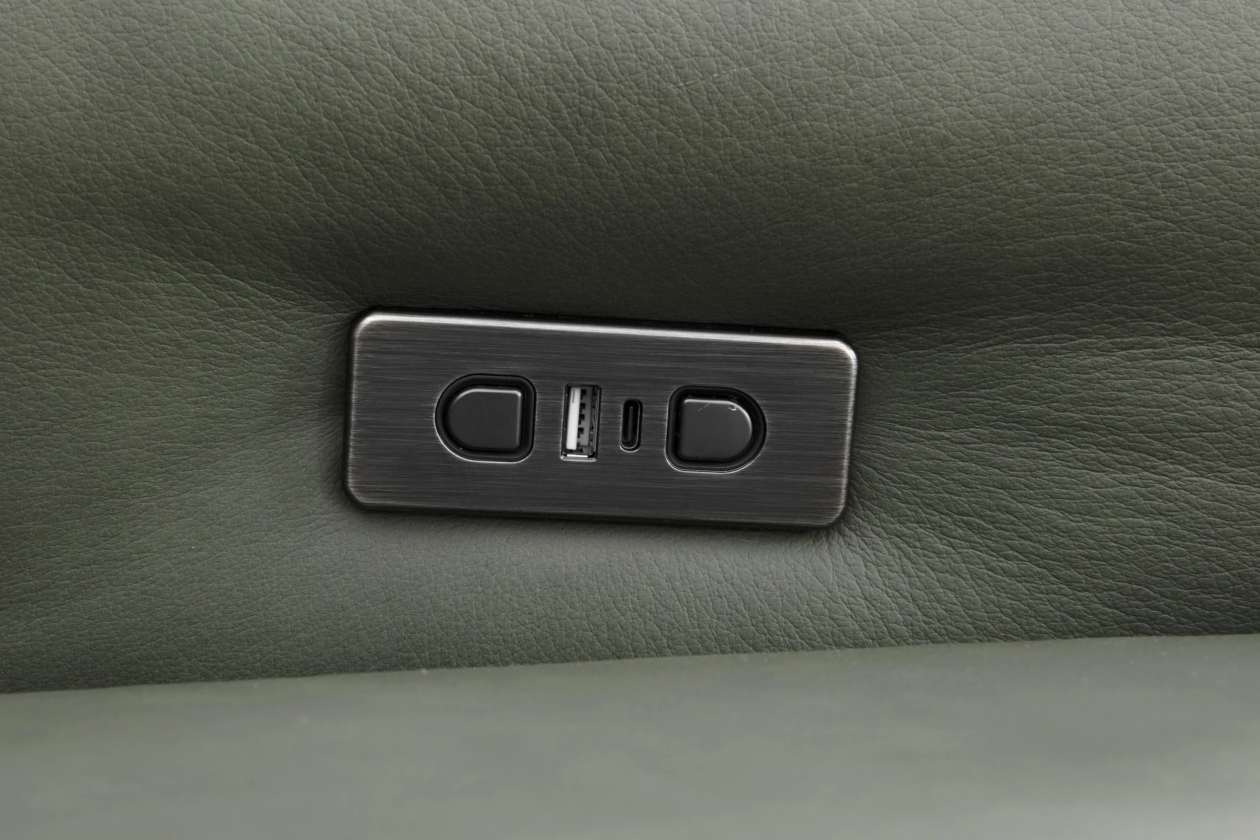 Maddy 4 Seater Leather Electric Modular - Image 5