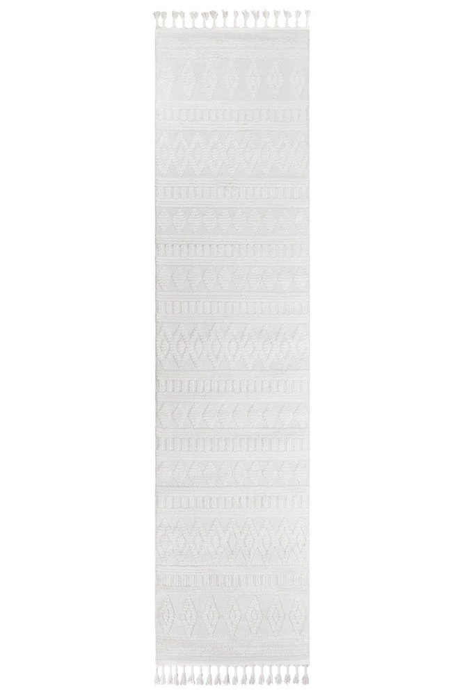 August A1211A Cream Runner - Image 2